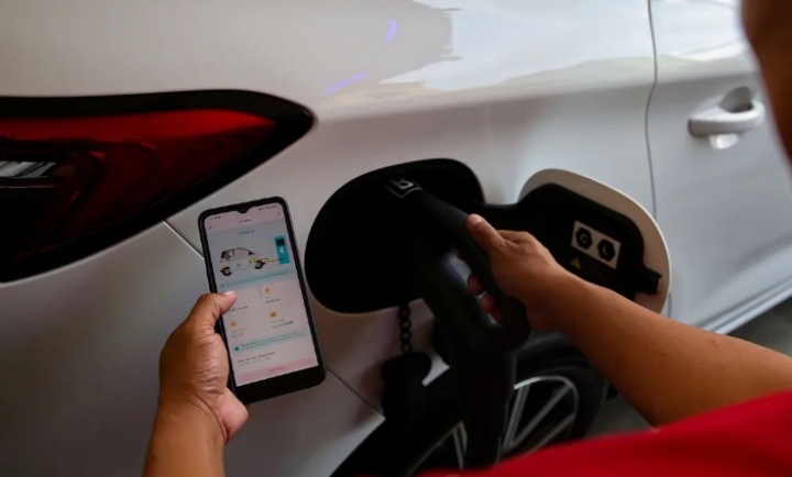 Pembeli Kendaraan Listrik dan Hybrid Dapat Diskon Pajak pada 2025