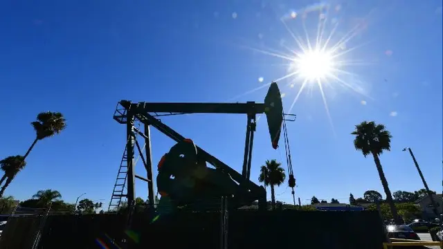 Harga Minyak Merosot Tersengat Potensi Kenaikan Produksi OPEC+