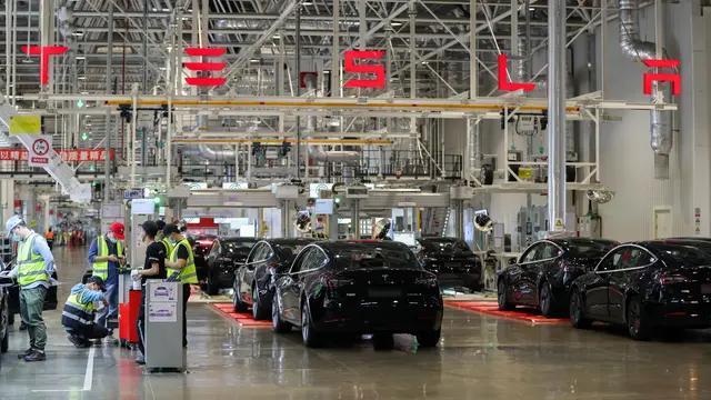 Gurih, Harga Saham Tesla Melonjak 22% selama Mei 2025