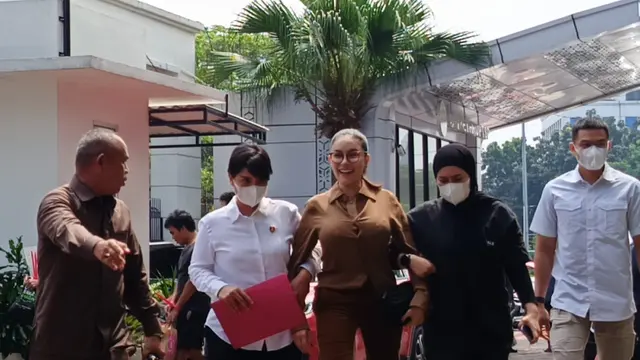 Nikita Mirzani Sebut Tuntutan Rp100 Miliar ke Reza Gladys Terlalu Kecil: Harusnya Bisa Lebih!