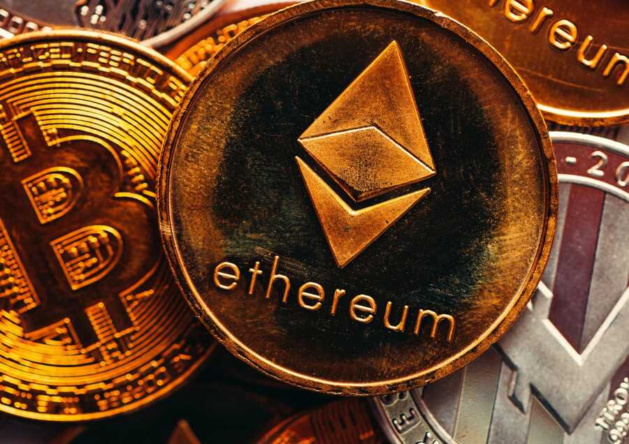 Apakah ETH Akan Salip Bitcoin di 2025?