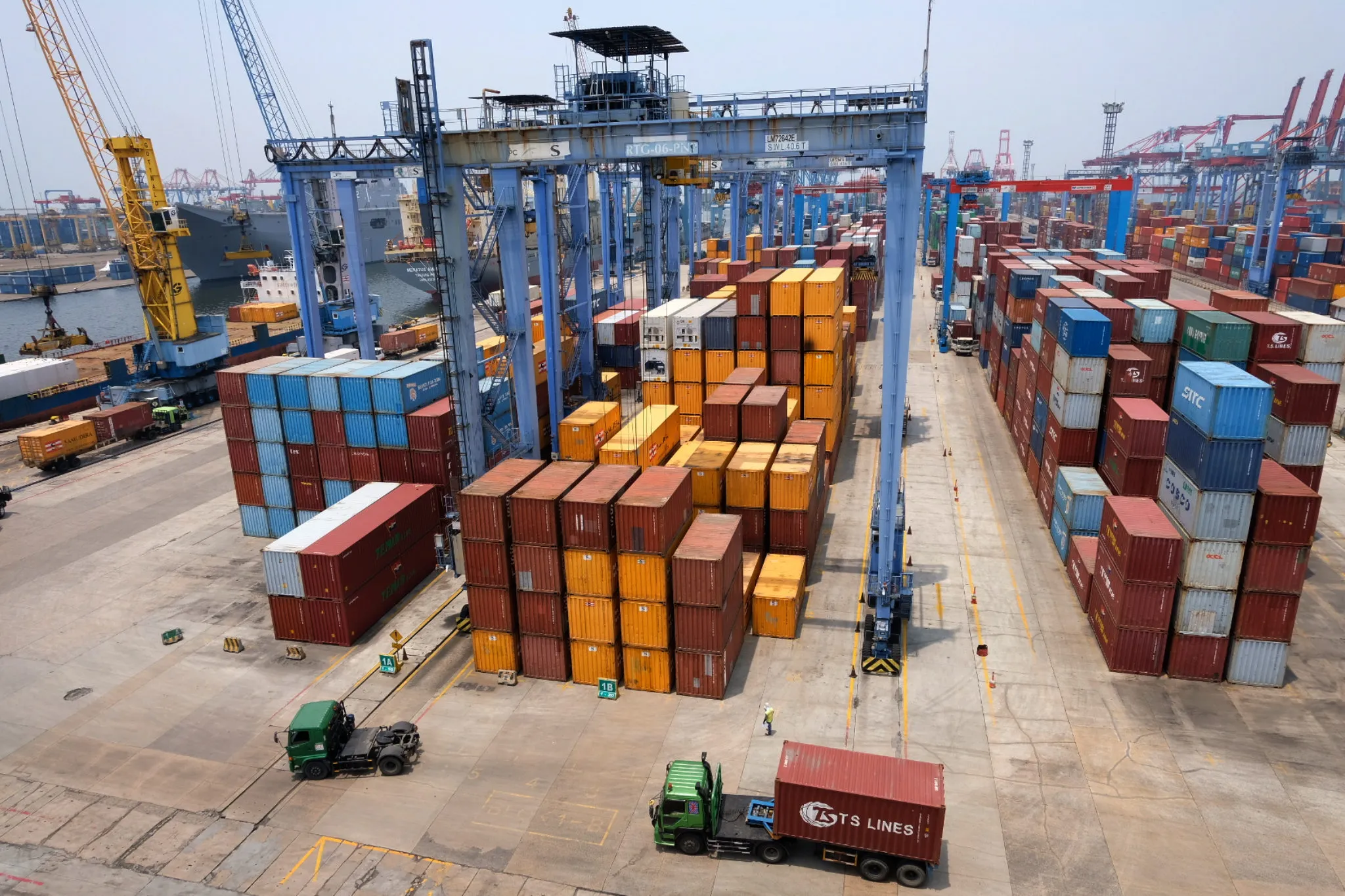 Produk Indonesia Dikenai Tarif 32%, DPR: Konsumen Amerika yang Dirugikan