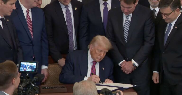 Bitcoin Naik Jadi $116.000, Trump Akan Teken Perintah Eksekutif Izinkan Kripto Masuk ke 401(k)