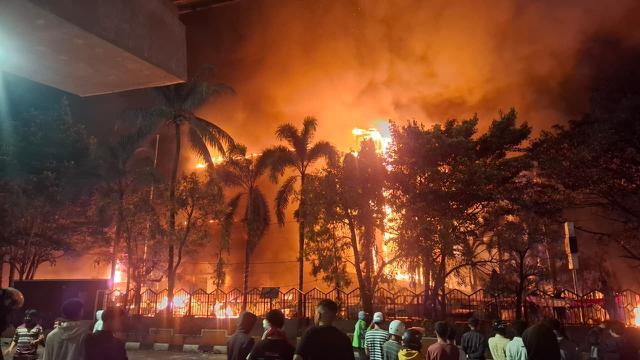 Demo di Berbagai Daerah, Kerugian Negara Capai Puluhan Miliar