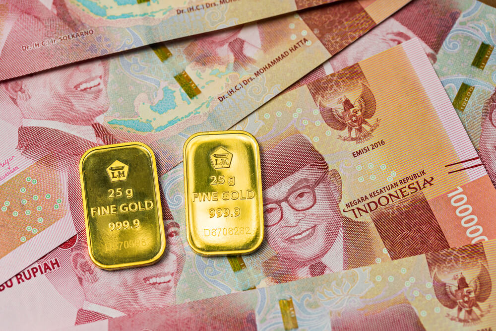 Rupiah Melemah ke Rp16.500, Harga Emas Pecah Rekor Baru