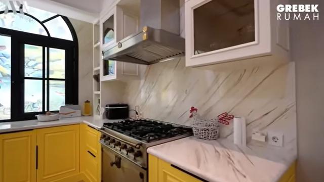 Kompor di Dapur Rumah Baru Sarwendah Jadi Sorotan, Harganya Capai Rp1 Miliar!