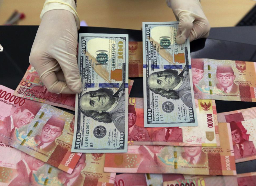 Dolar Menguat, Rupiah Kembali Tertekan Gara-Gara Pernyataan Bank Sentral AS