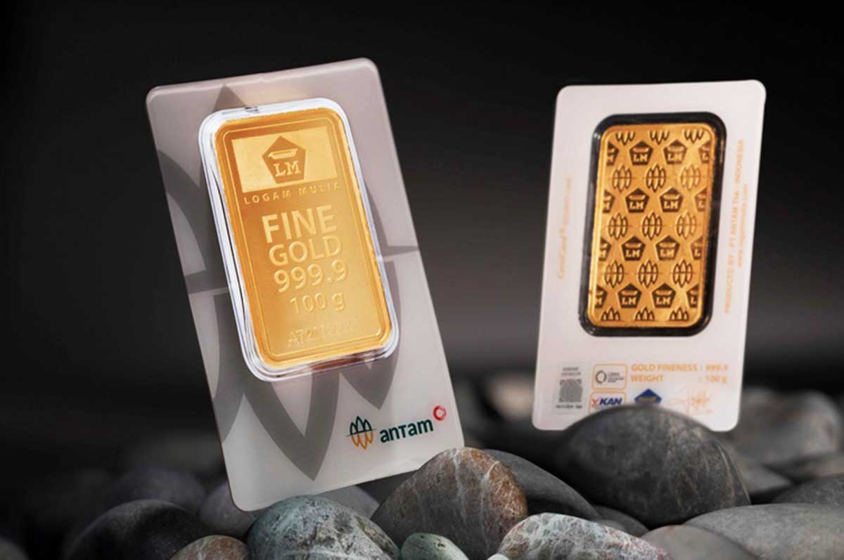 Harga Emas Antam Turun Tajam pada 30 Desember 2025