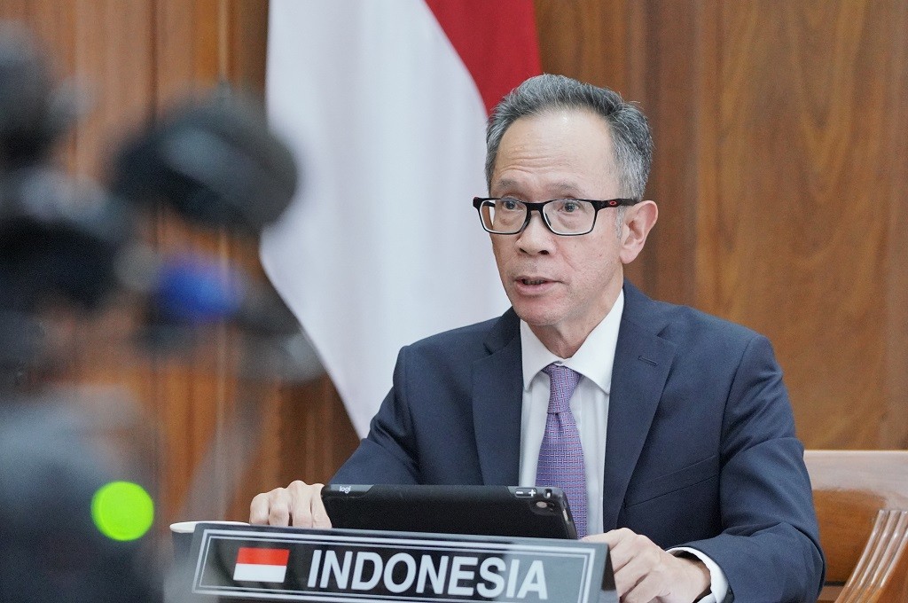 Ketua OJK Mahendra Siregar dan Inarno Mundur