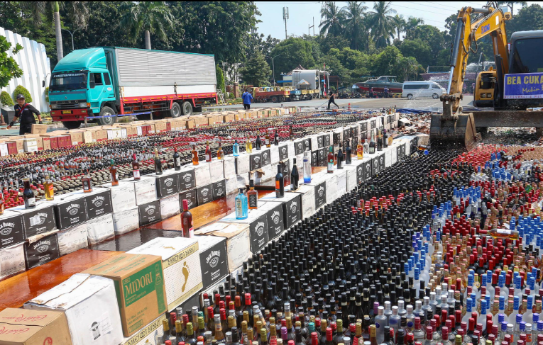 Kinerja Bea Cukai 2025: Penerimaan Negara Capai Rp300,3 Triliun