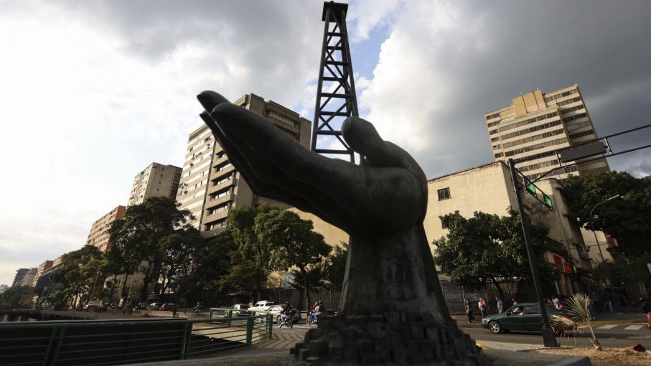 Trump Tertarik dengan Minyak Venezuela dan Ajak Investasi USD 100 Miliar