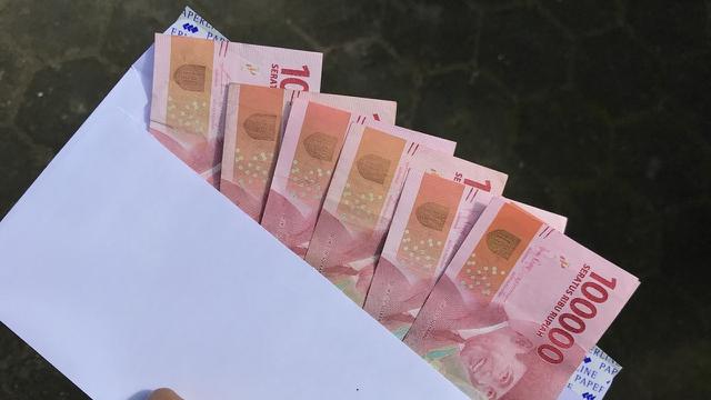 Uang THR Bisa Dibuat Investasi, Begini Cara Tepat di Tengah Krisis