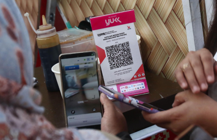 Pelaku UMKM Tidak Perlu Khawatir, Transaksi QRIS Aman