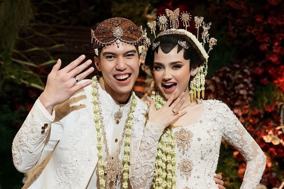 El Rumi Resmi Menikah, Beri Maskawin 2.026 Poundsterling dan Emas untuk Syifa Hadju