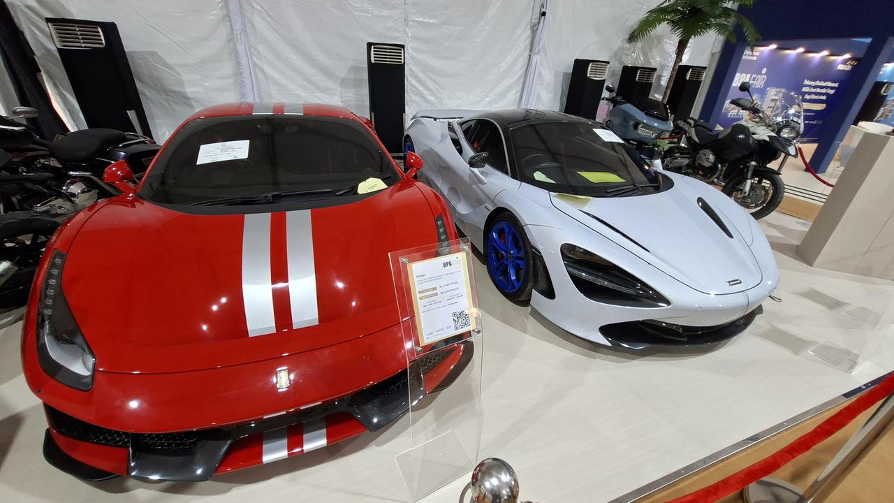 Barang Sitaan Bernilai Fantastis Dilelang, Ferrari hingga Kalung “Sandra Dewi” Jadi Sorotan