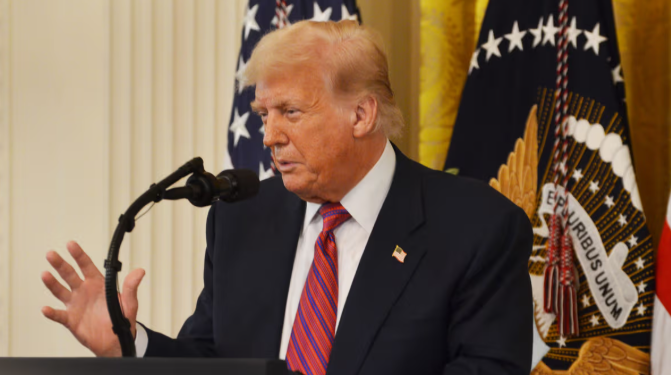 Trump Perintahkan Pemerintah dan The Fed Tinjau Akses Perbankan Perusahaan Kripto
