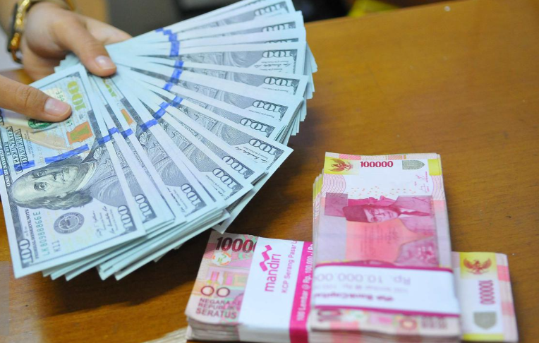 Rupiah Menguat ke Level 17.654 per Dolar AS Setelah BI Naikkan Suku Bunga