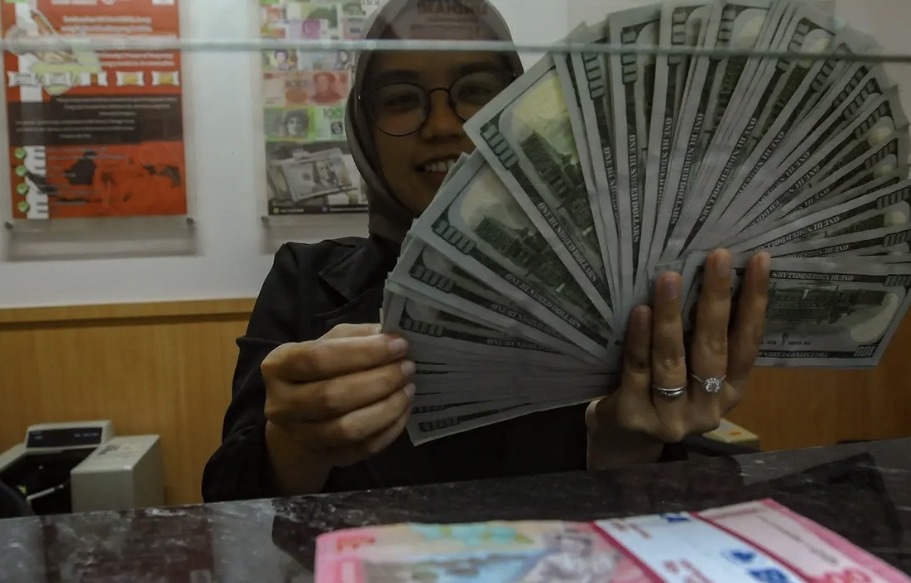 Rupiah Menguat di Tengah Meredanya Kekhawatiran terhadap Kondisi Fiskal