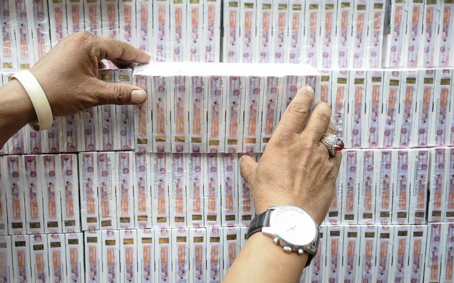 3.850 Warga Surabaya Dapat BLT Rp 1,4 Juta dari Dana Bagi Hasil Cukai Rokok