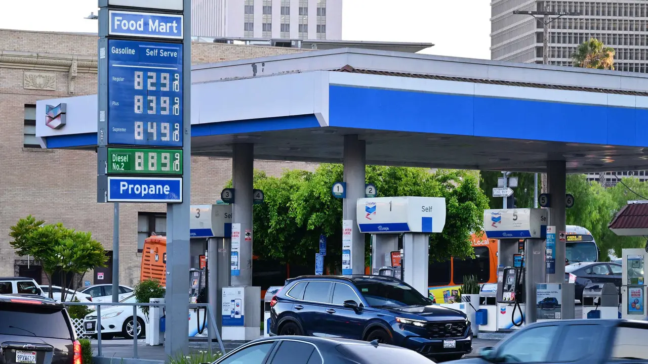 Harga Minyak Hari Ini Bergerak Usai OPEC+ Umumkan Kenaikan Produksi