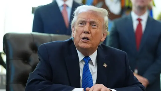 Trump Kembalikan Rp 1.789 Triliun ke Importir setelah Mahkamah Agung Batalkan Tarif