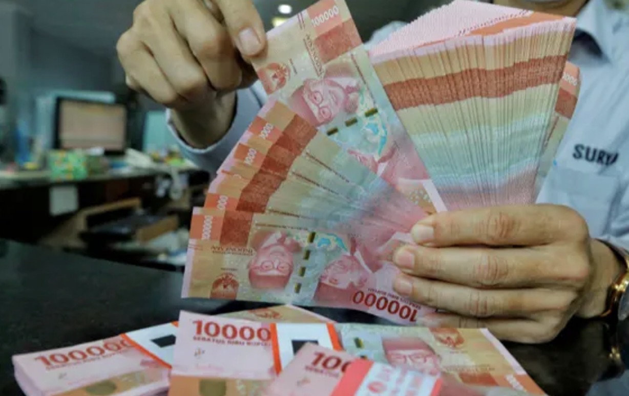 Rupiah Menguat ke Level 17.695 per Dolar AS, Harga Minyak Jadi Penopang