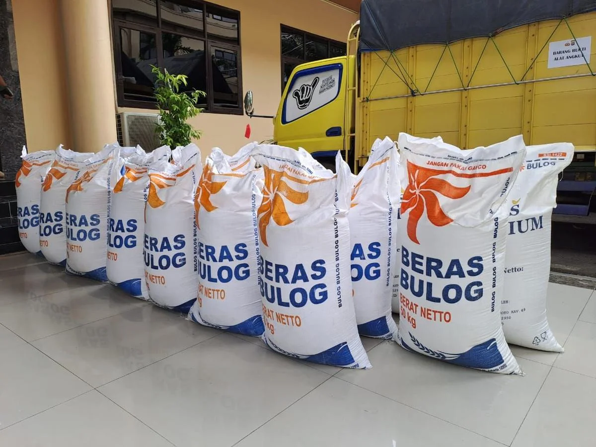 BULOG Targetkan Produksi 300 Ribu Ton Beras Premium hingga Desember 2026